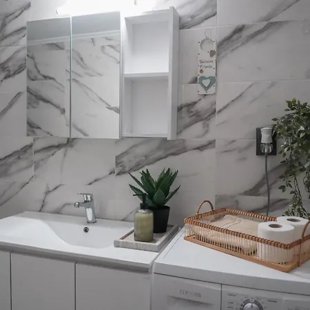 Jelinas Bright In The Centre Of Apartment *