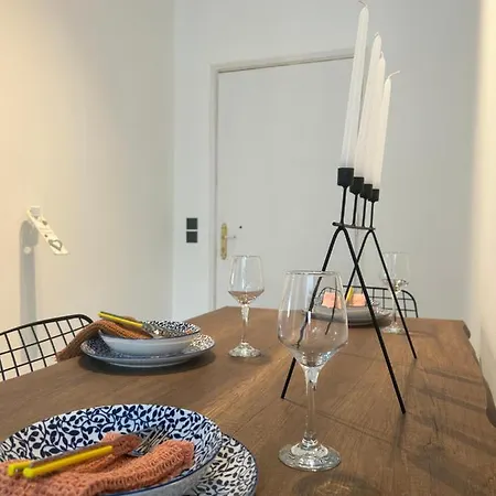 Jelinas Bright In The Centre Of