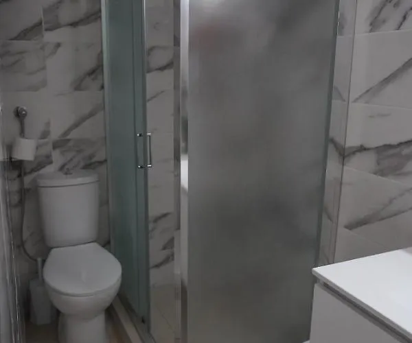 Jelinas Bright In The Centre Of *